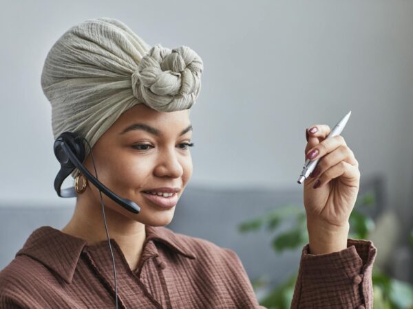 pretty woman working in call center